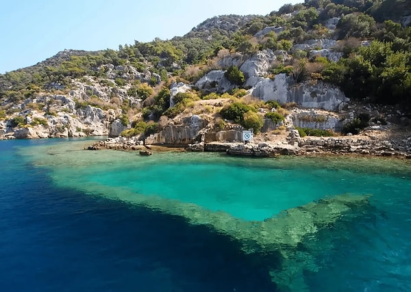 Kekova Batık Şehir Koyu: Dalgaların Altındaki Medeniyetin İzleri