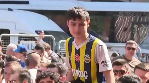 Taraftar sosyal medyayı da böldü.