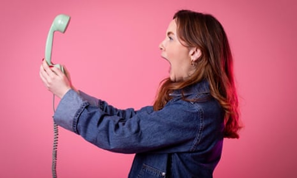 The Psychology Behind Why People Prefer Texting over Calling