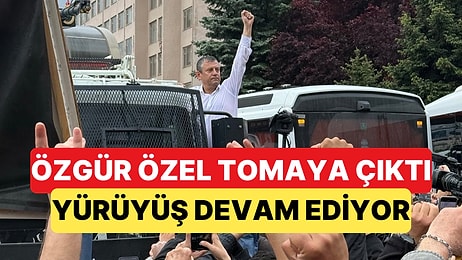 Özgür Özel ve Partililer, TBMM'ye Yürüyüşe Başladı: Büyük Bir Kalabalık Meclise Yürüyor