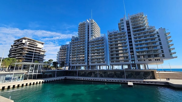 This sale virtually shattered the previous records in the luxury real estate market.