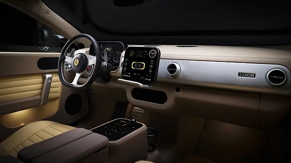 Performans konusunda hiçbir ödünden kaçınmayan İtalyan üretici, elektrikli motora geçilmesine rağmen markanın genlerinde olan geleneksel sürüş keyfini korumayı başardı.