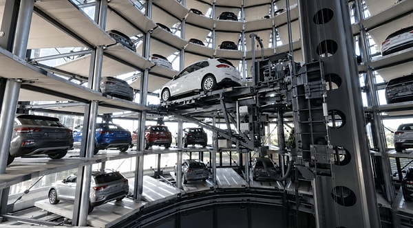 The system eliminates all intermediaries in the logistics process, directly connecting the factory to the tower.
