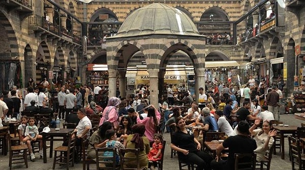 Diyarbakır'ın tarihi Sur ilçesinde yoğunluk oluştu.