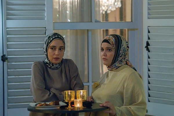 5. sezon onayı alan Kızılcık Şerbeti'nde bu sezon da vedalar yaşanıyor.
