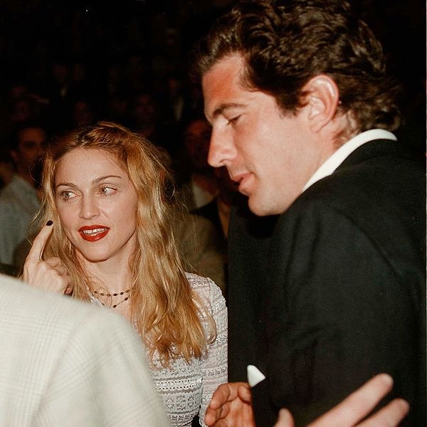 Madonna'nın son açıklaması ise geçmişe uzanan bir aşk hikayesini yeniden gündeme taşıdı.