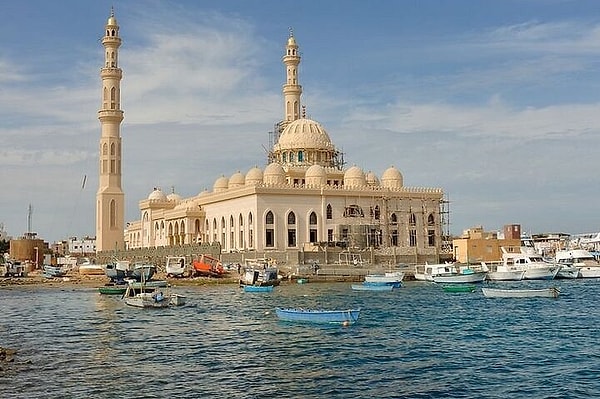 6. El Mina Camii