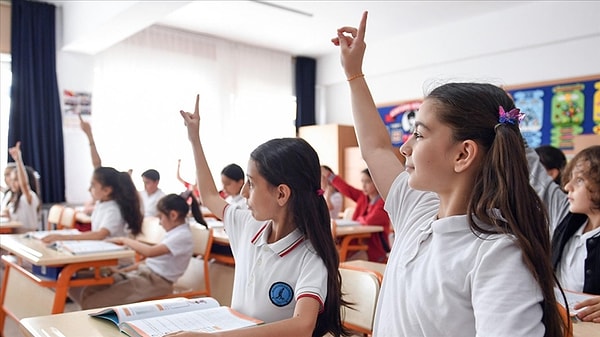 "Dışarıya yalnız göndermedikleri çocuklarını, dijital dünyada da yalnız bırakmamalılar."