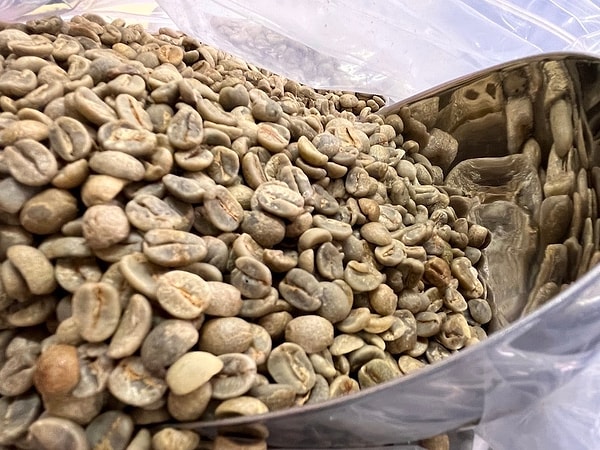 4. Dünyanın en büyük kahve üreticisi olan ve Santos çekirdekleriyle espresso harmanlarının vazgeçilmezi sayılan ülke hangisidir?
