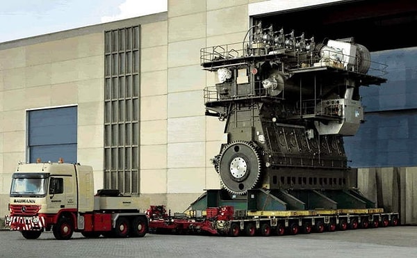 Dünyanın en büyük içten yanmalı motoru olarak kabul edilen Wärtsilä-Sulzer RTA96-C, devasa konteyner gemilerini hareket ettirmek için tasarlanmış mühendislik harikası bir sistem olarak öne çıkıyor.