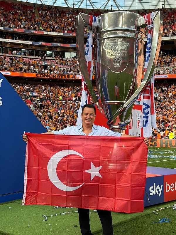 Acun Ilıcalı'nın takımı Hull City'nin başarısı, hepimizi gururlandırdı.