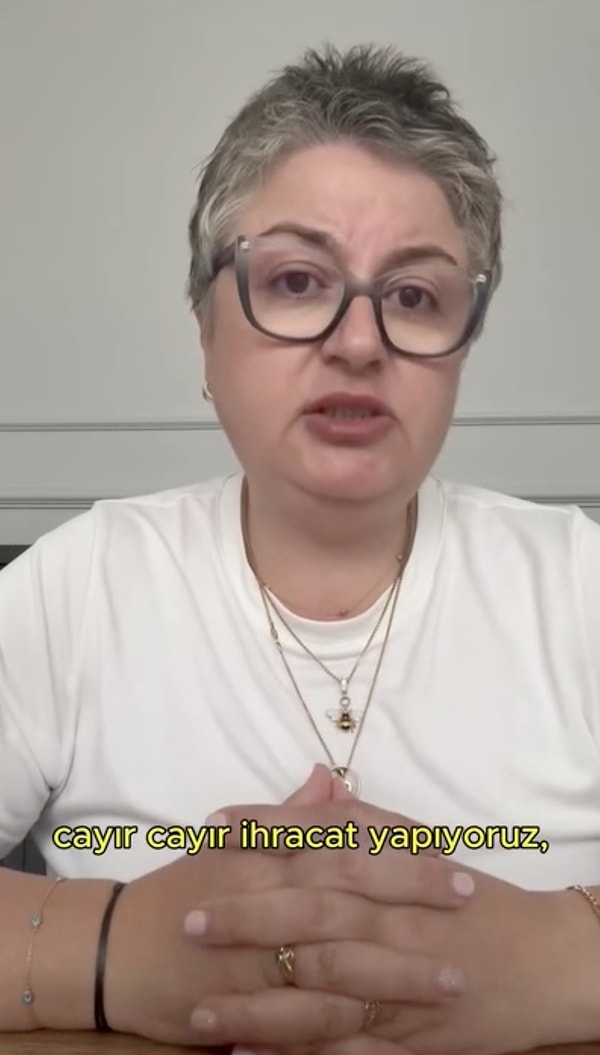 Canan Karatay’ın paketli ve işlenmiş gıdalara yönelik eleştirilerine katıldığını belirten Tuğba Öztermiyeci Bayburtluoğlu, gıda mühendisliği mesleğinin ise tamamen göz ardı edilmemesi gerektiğini vurguladı.