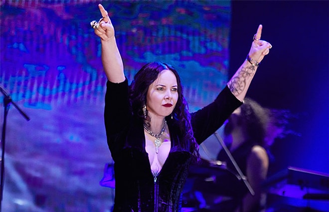 Şebnem Ferah Earns Applause With Her Message During Comeback Concert After 6 Years