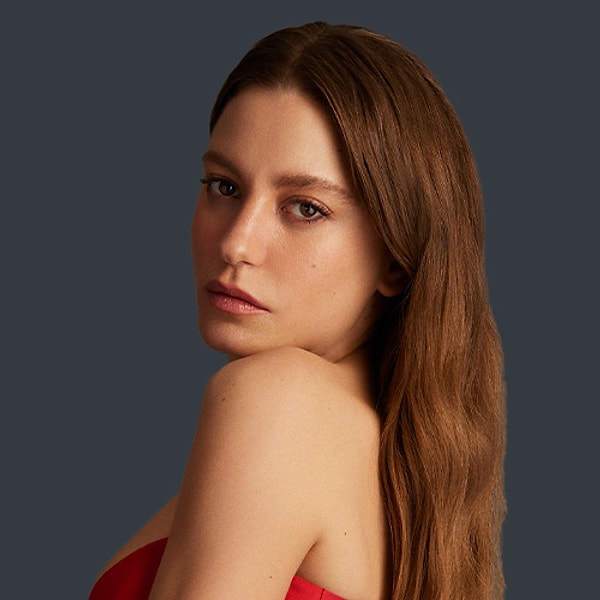 Soruşturmada adı geçen en dikkat çekici isimlerden biri de Serenay Sarıkaya olmuştu.