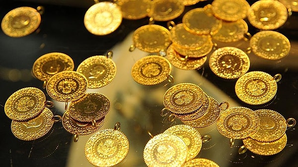 Dolar endeksi 100 seviyesini aşarak zirve yaptı. Altında sert düşüş meydana geldi.