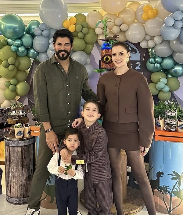 Fahriye Evcen denince akla ilk gelen şeylerden biri kuşkusuz yıllara meydan okuyan güzelliği oluyor.