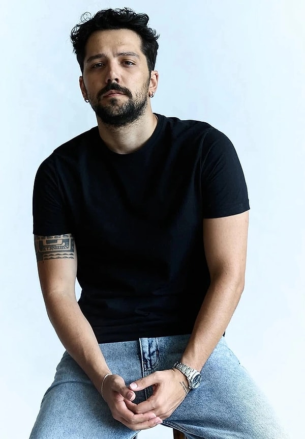 Çok Güzel Hareketler Bunlar programıyla tanınan Emre Aslan’ın Taşacak Bu Deniz’in yeni sezon kadrosuna dahil olduğu yönünde paylaşımlar yapılmaya başlanmıştı.