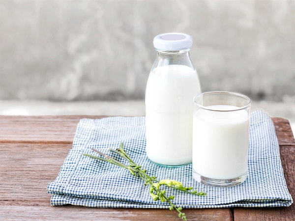 Goat's milk, with its rich structure in calcium, vitamin D, and phosphorus, stands among the foods that bolster bone health.
