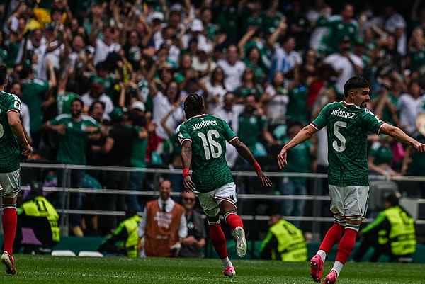"Futbolun ruhu ölüyor" tepkileri var.