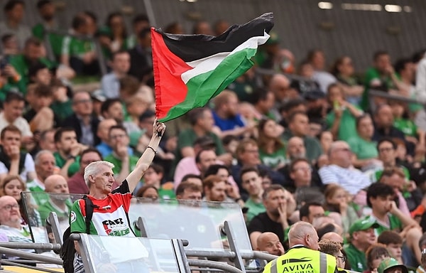 İrlanda, UEFA'ya İsrail'in men edilmesi için başvuru yapmıştı.