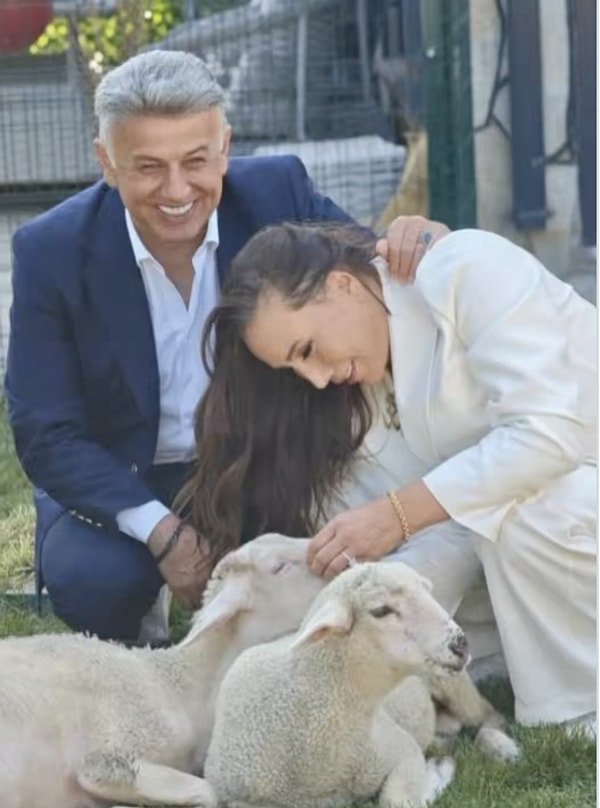 Gündemin büyümesi üzerine Asena, 2. Sayfa aracılığıyla hakkındaki iddialara yanıt verdi.