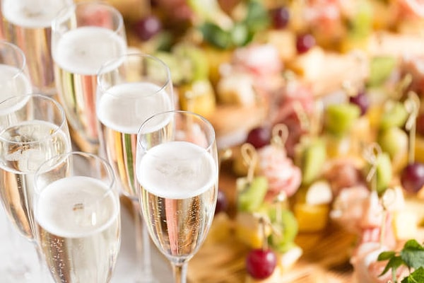 Izmir Engagement Organization: Decor, Flower, and Catering Guide