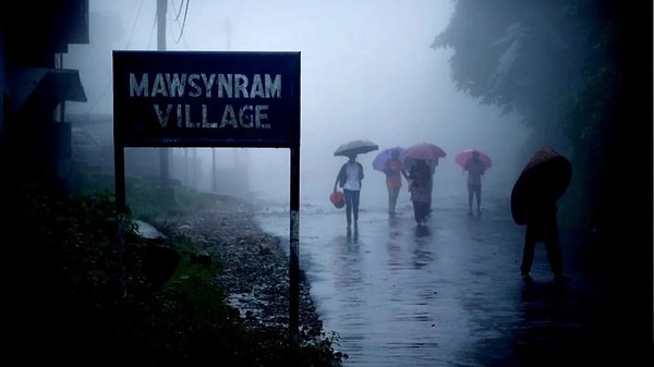 1. Mawsynram, Hindistan - Yıllık Ortalama 11.872 mm