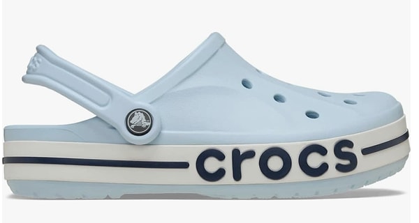 Yaz aylarında konforlu kullanım sunan orijinal Crocs yetişkin terlik modeli yılın en düşük fiyatıyla!