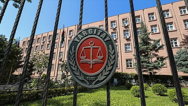 Uğradığı mağduriyetin giderilmesi için İş Mahkemesi'nin yolunu tutan vatandaş, sadece SSK ve Emekli Sandığı primlerinin dikkate alınmasını, Bağ-Kur günlerinin ise hesaplamadan çıkarılmasını talep etti.