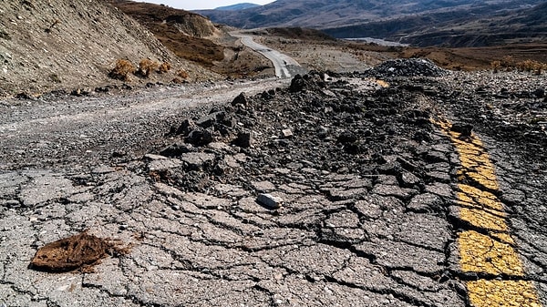 Bilim dünyasının konuya olan ilgisi, 10 Eylül 2025'te Utah'ın kuzeydoğusundaki Maeser yakınlarında meydana gelen 4.1 büyüklüğündeki yeni bir derin depremle tekrar alevlendi.