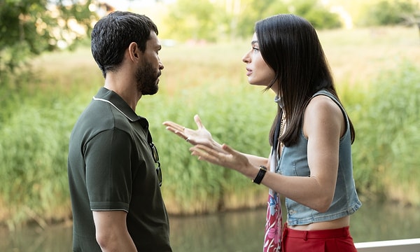 Show TV ekranlarında izleyiciyle buluşan Muhtemel Aşk, perşembe günü yayınlanan bölümüyle Total (4.51), AB (4.01) ve ABC1 (4.92) kategorilerinin tamamında 1. sıraya yerleşerek muhteşem bir "3'te 3" başarısına imza attı.