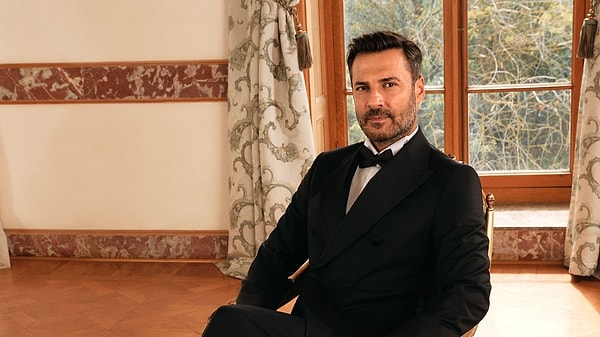Show TV’nin sevilen dizisi Kızılcık Şerbeti’nde Ömer karakterine hayat veren oyuncu, sosyal medya hesabından bir mesaj paylaşarak yapımcı Faruk Turgut’a destek verdi.