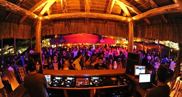 Nightlife in Kemer: Bars, Clubs, and Open-air Venues - 2026