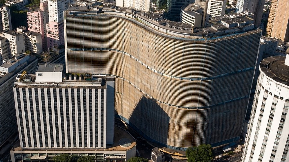 They Built an Apartment Building That Feels Like a City: It Has 1,160 Apartments, 72 Shops and 22 Elevators!