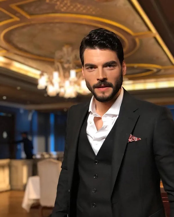 Following in the footsteps of Burak Özçivit and Mert Yazıcıoğlu, Akın Akınözü has stepped up to take the lead role in ATV's new big-budget period drama.