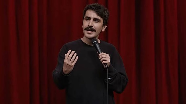 Komedyen Deniz Göktaş, Harbiye'de yaptığı ve YouTube gelirlerini kapattığı 'Ölü Deniz' gösterisi sonrası gözaltına alındı.