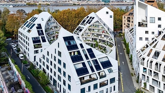 An Apartment Complex Designed as a Secret Green Valley in the Heart of the City