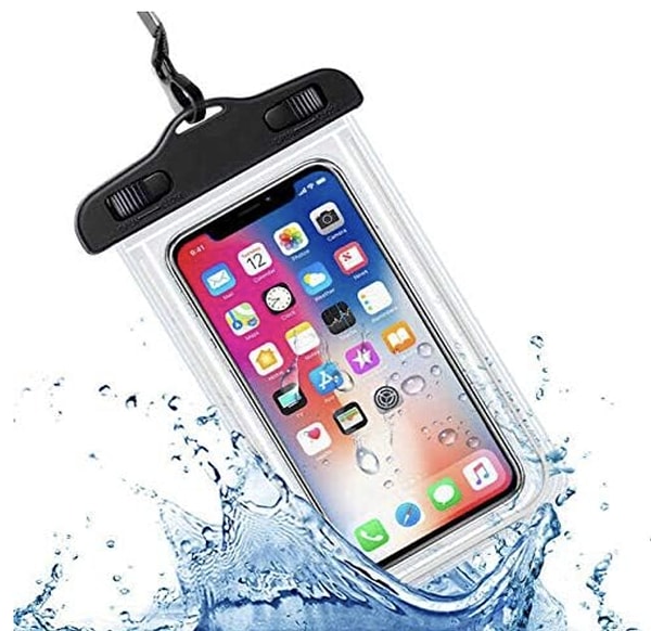 Su geçirmez telefon kılıfı plajda ve havuzda telefonları sudan korurken su altı çekim kolaylığı sağlıyor!