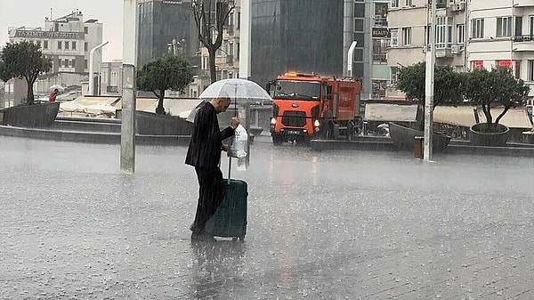 İstanbul’da hafta sonu etkili olan kuvvetli yağışlar nedeniyle bazı ilçelerde su baskınları yaşanmıştı.