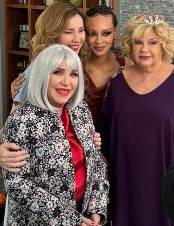 For many years, fans had been saying, "I wish it would be remade." about the beloved TV show "Sihirli Annem". In the recent past, with the release of two consecutive movies, the fans were transported back to the good old days.