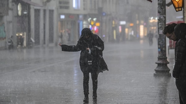 İstanbul’da geçtiğimiz hafta sonu etkili olan ani yağışlar, bazı ilçelerde su baskınlarına neden olmuştu.