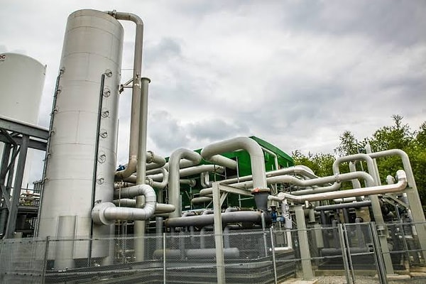 Richard Butland, the CEO of Highview Power, announced that the Carrington facility will be brought to life in two stages.