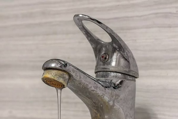 Household Item That Makes Faucets Shine Again Without Vinegar or Lemon
