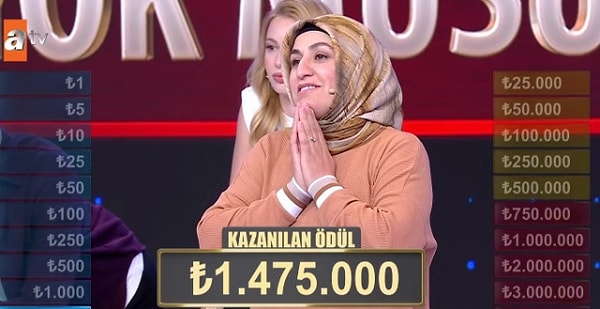 Eşiyle birlikte aldıkları aracın 300 bin TL'lik borcunu ödeyebilmek için Var mısın Yok musun'a katılan Nedret mutluluğa boğuldu.