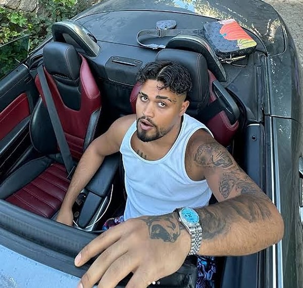 Known by his real name Süleyman Burak Bodur, Lvbel C5 has become one of the most listened to figures in Turkish rap and drill music in recent years.