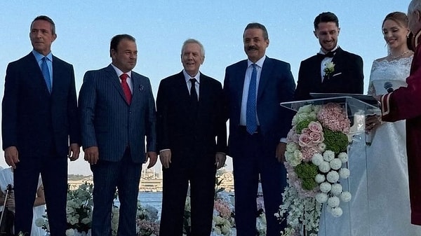 Sosyal medyada düğün menüsü de çok konuşuldu.