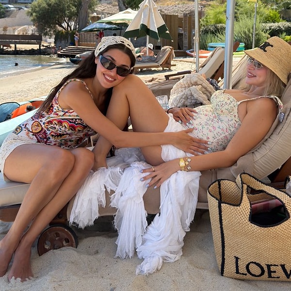 Gamze Erçel, the sister of actress Hande Erçel, commands a large following on social media with her posts about family life and lifestyle content.
