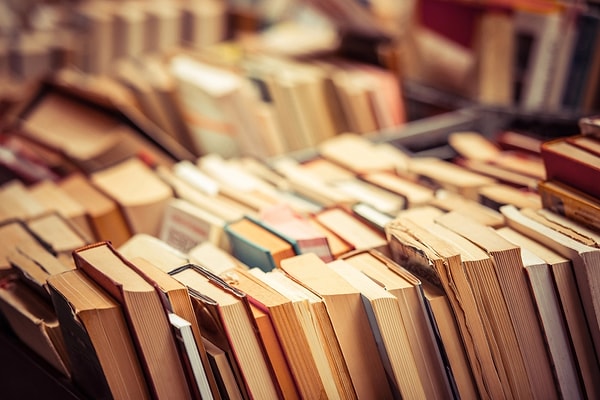 55 Metrekarelik Dairede 10 Bin Kitap