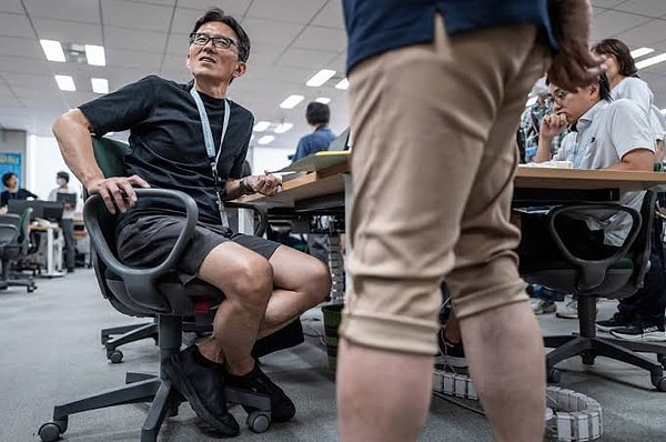 Tokyo Administration Initiates Shorts Period in the Office!