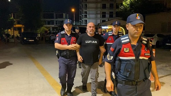 Bursa İl Jandarma komutanlığı Narkotik Şube Müdürlüğü ekipleri, Ezel Akay'ın ikametinde kenevir yetiştirildiği yönündeki bilgi üzerine çalışma başlattı.